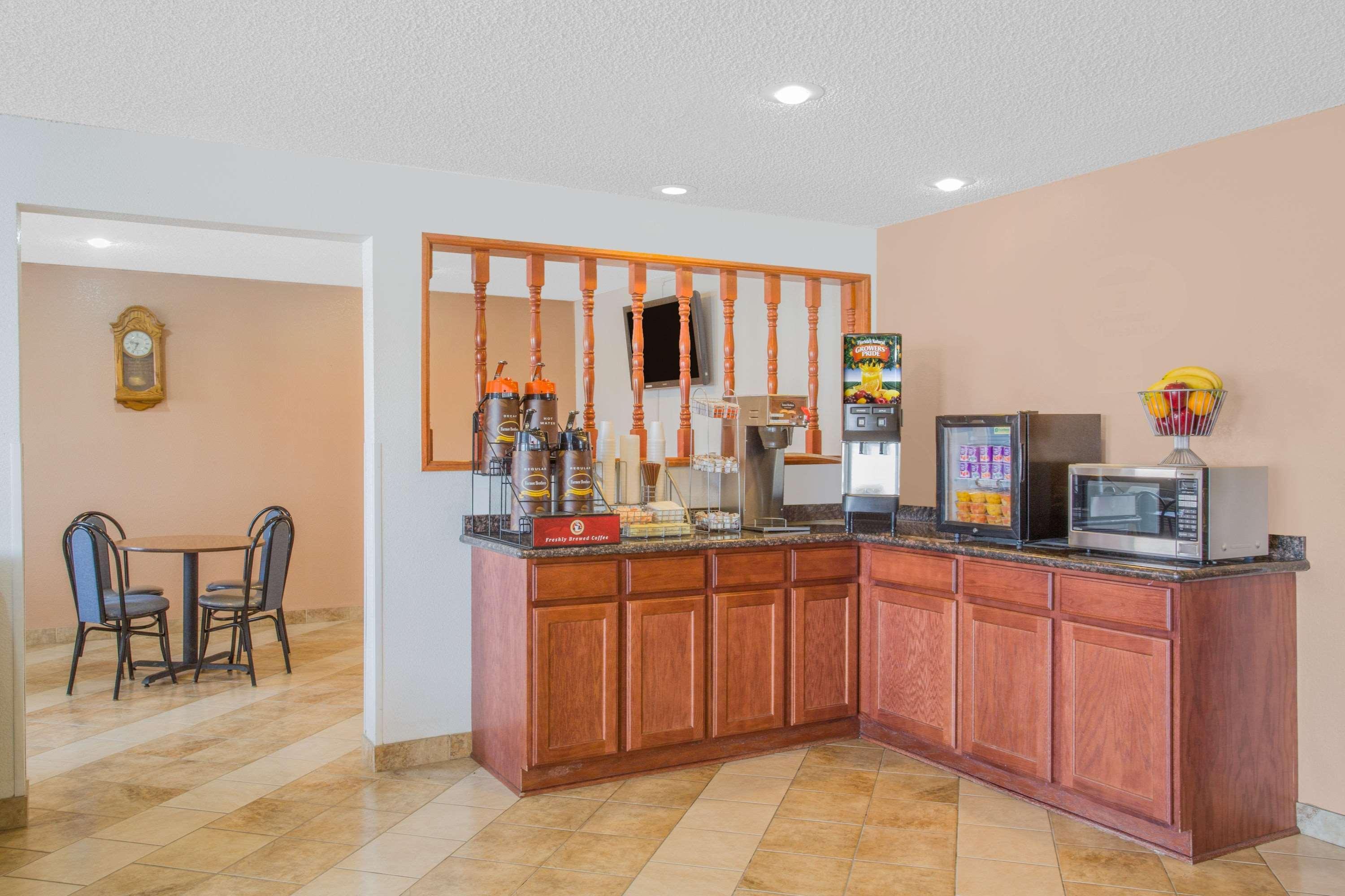 Super 8 By Wyndham Winnemucca Nv Экстерьер фото