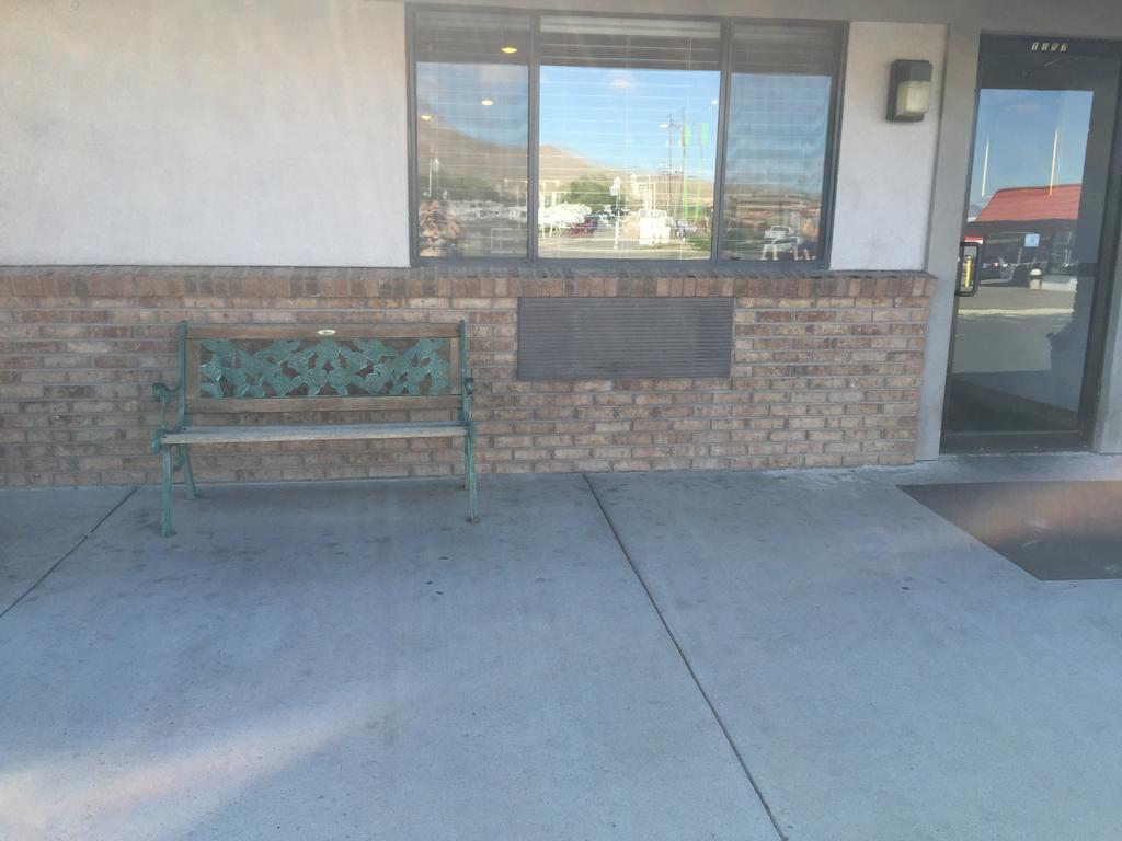 Super 8 By Wyndham Winnemucca Nv Экстерьер фото